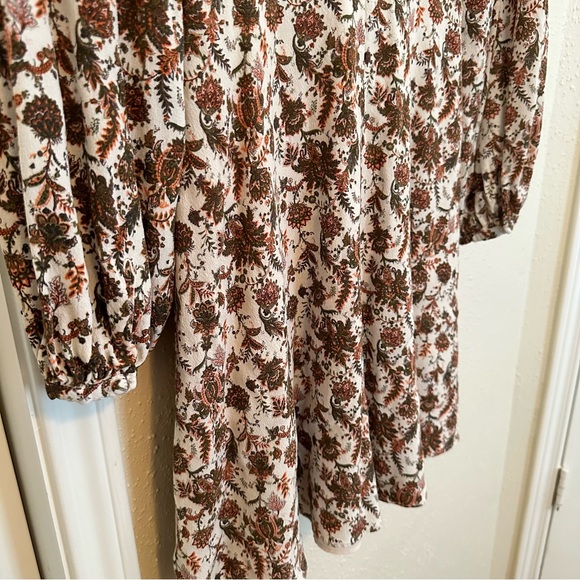 𝅺GIBSON Latimer Twist Front Long Sleeve Crepe Floral Dress - Picture 4 of 8